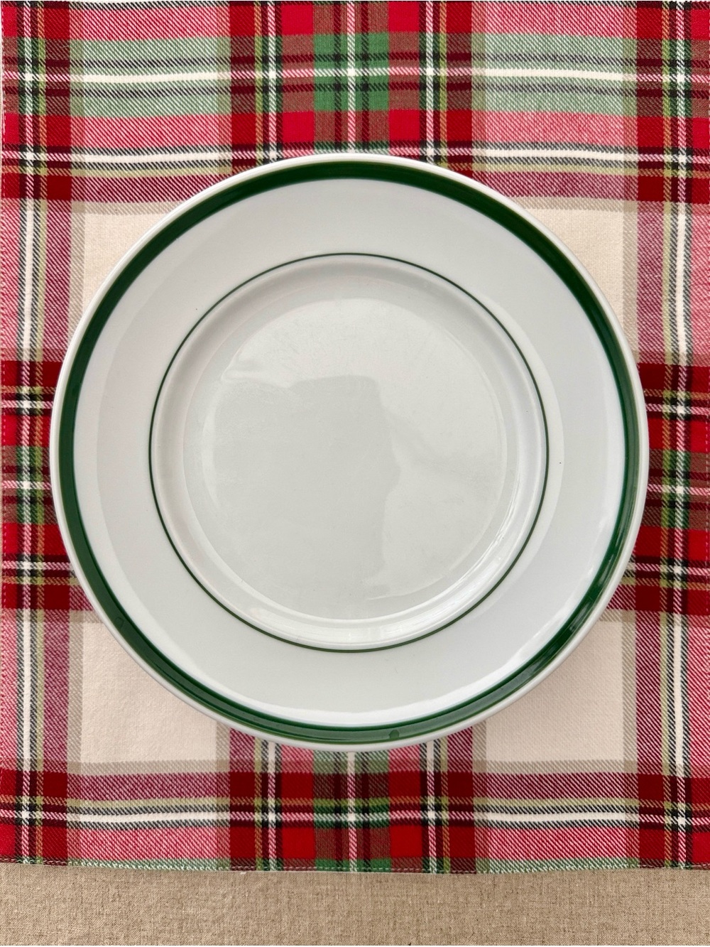 S6 | Williams Sonoma Brasserie Green 9" Salad Plates